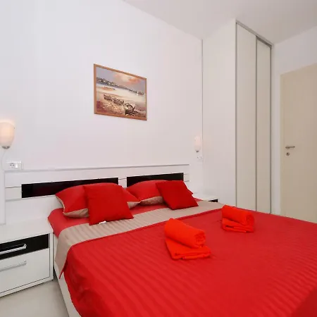 Apartment Lobster